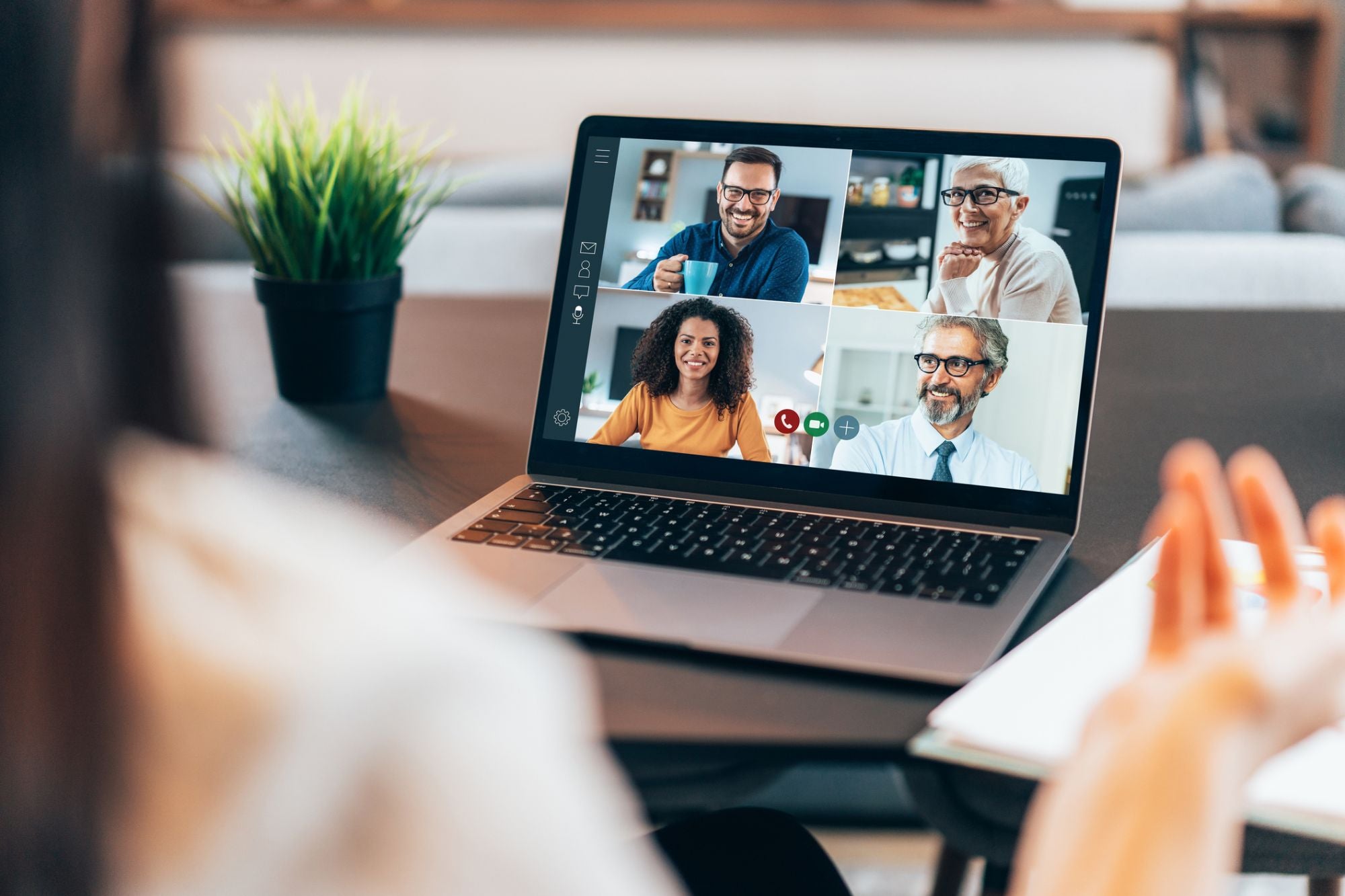 Virtual Meetings: Exploring the Pros and Cons of Online Collaboration