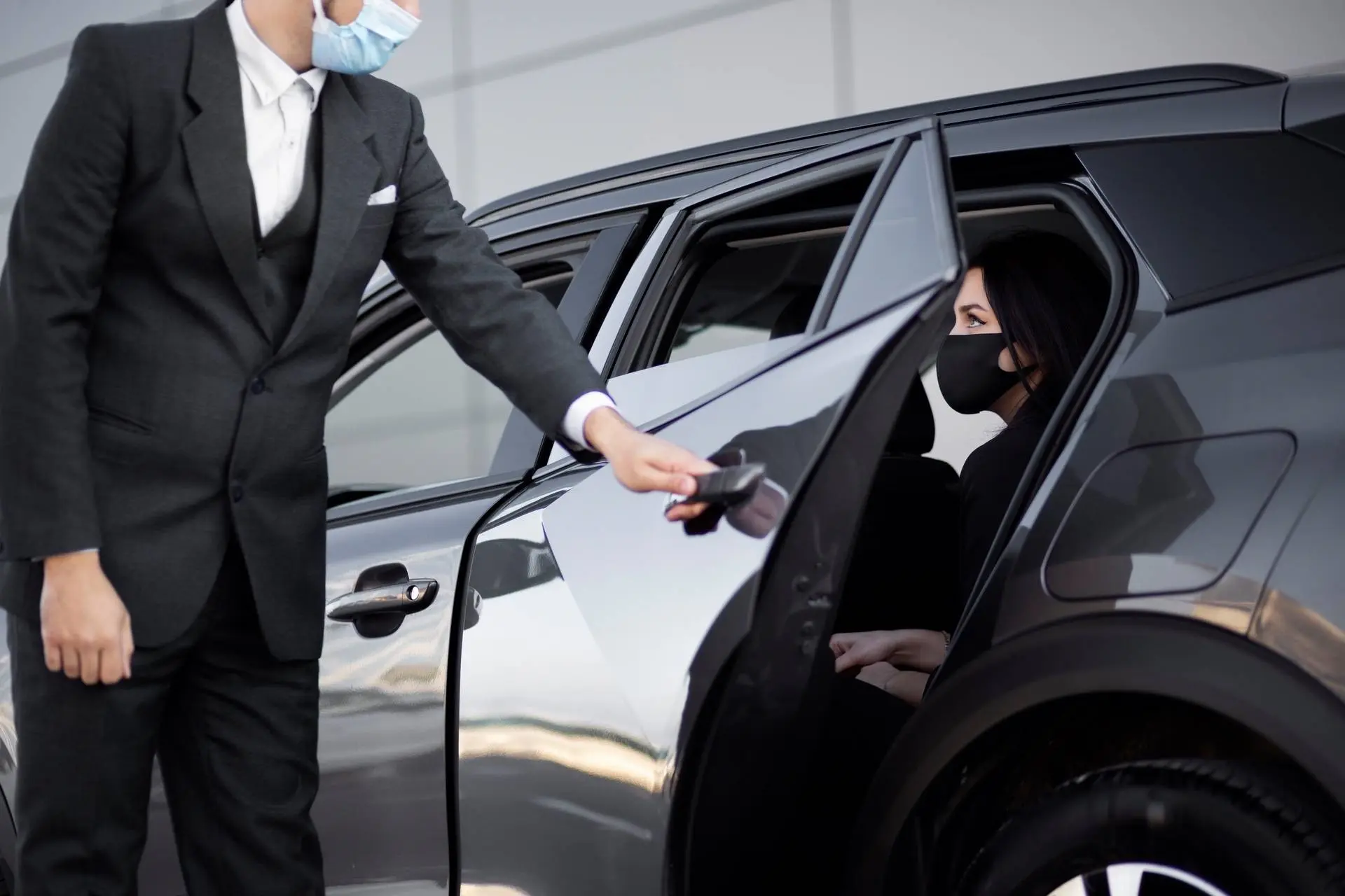 Riding in Elegance: 7 Compelling Reasons to Hire a Limousine Service